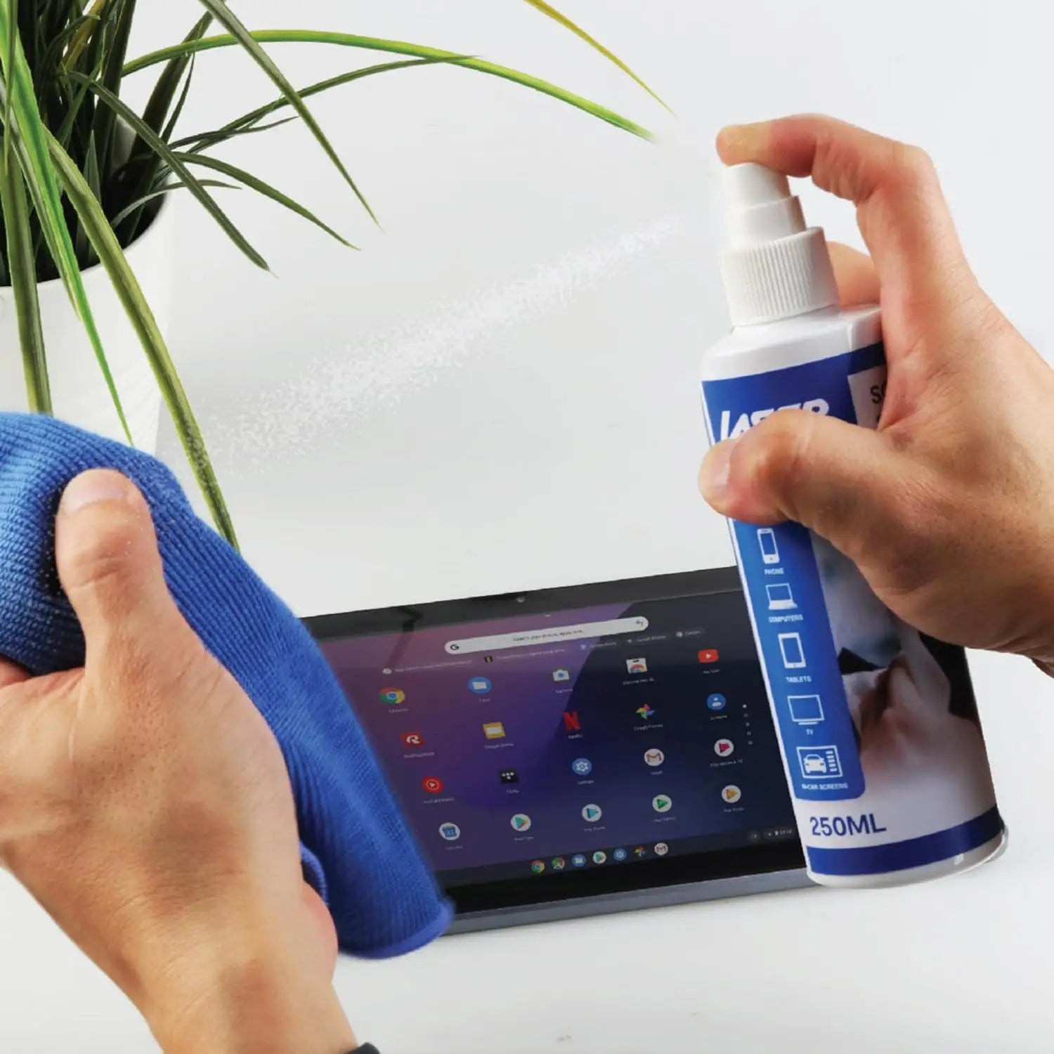Laser Cleaning Monitor TV Tablet Kit | Microfibre cloth lifts dust and smudges without scratching