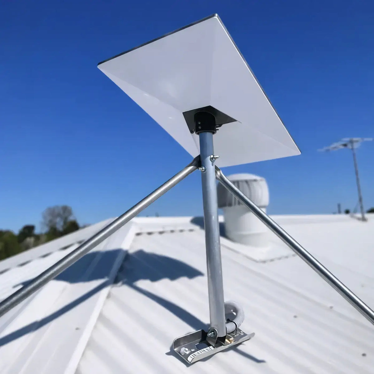 Tin/Metal Roof Mount Kit for Starlink Standard (Gen 3 / V4) 0.6m